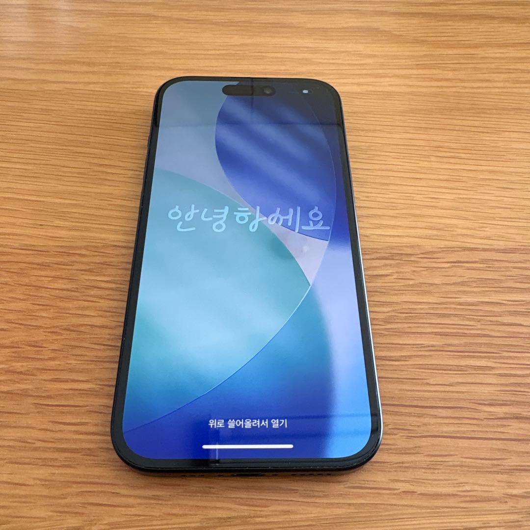 iPhone15 本体 ブラック 128GB ケース付