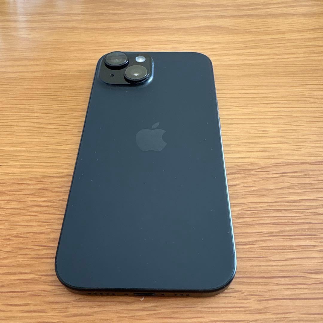 iPhone15 本体 ブラック 128GB ケース付