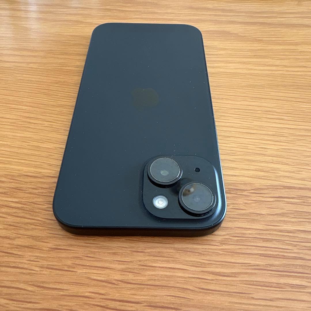 iPhone15 本体 ブラック 128GB ケース付