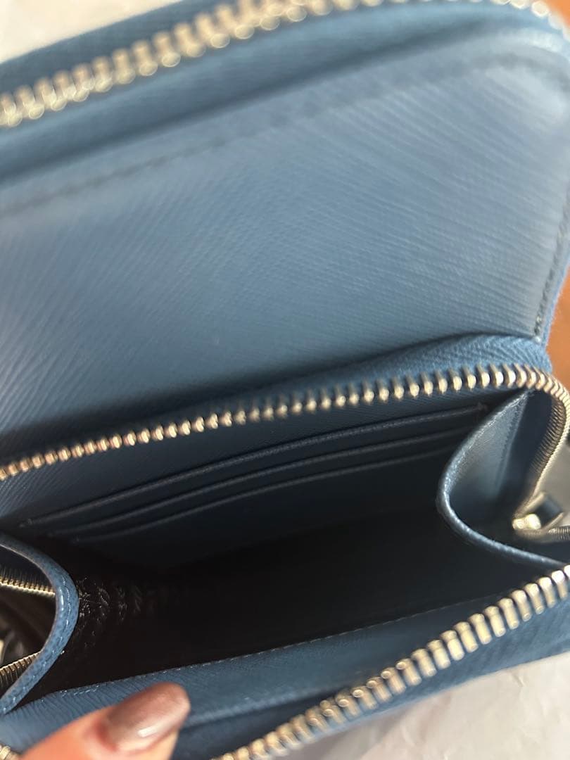 プラダ ショルダーバッグ スマホケース サフィアーノ　未使用品