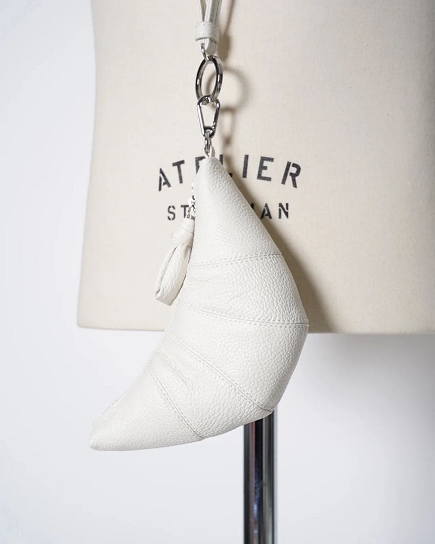 【LEMAIRE】白レザークロワッサン　ケース