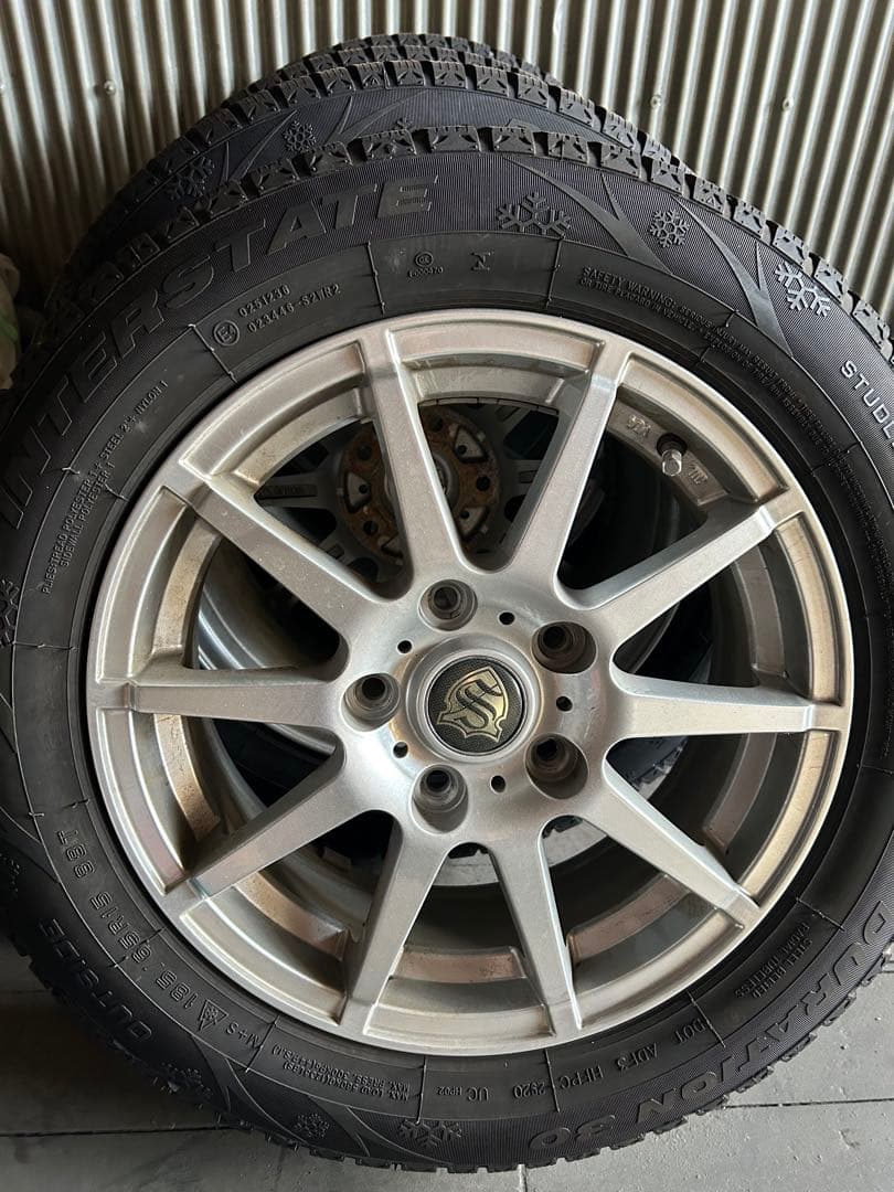スタッドレスタイヤ　185 65 R15 フリードに使用