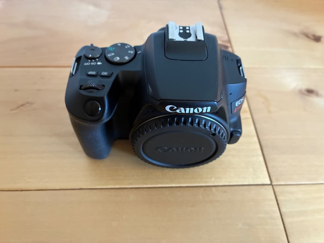 美品Canon EOS Kiss X10 標準&望遠(新品)ダブルレンズkit