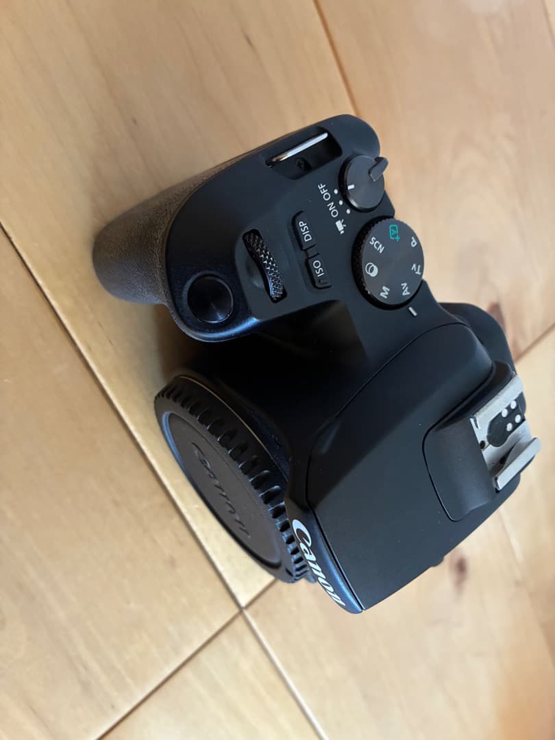 美品Canon EOS Kiss X10 標準&望遠(新品)ダブルレンズkit