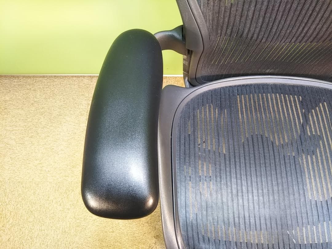 az　ハーマンミラー　アーロンチェア　Bサイズ　スタンダード　固定肘　中古品