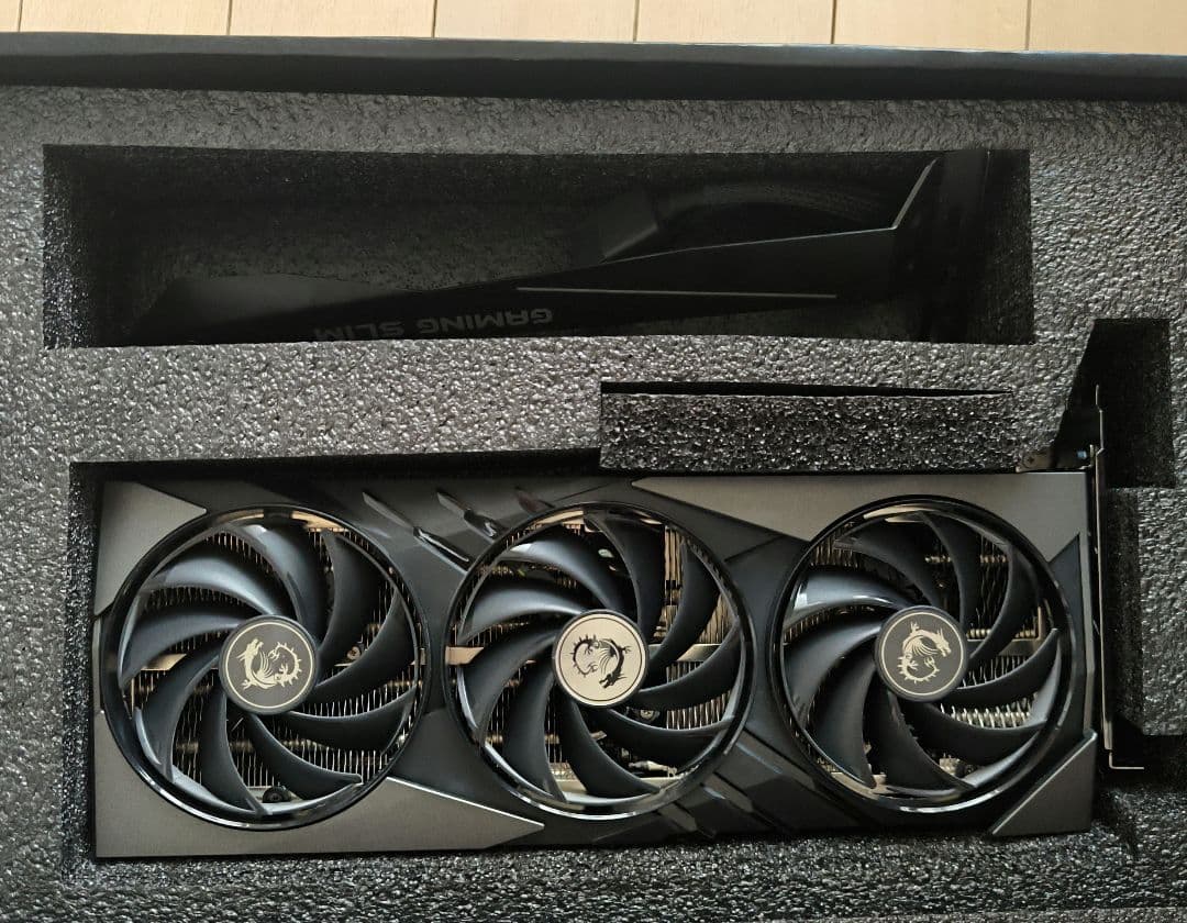 グラフィックボード・グラボ・ビデオカード MSI GeForce RTX 4070 GAMING X SLIM 12G