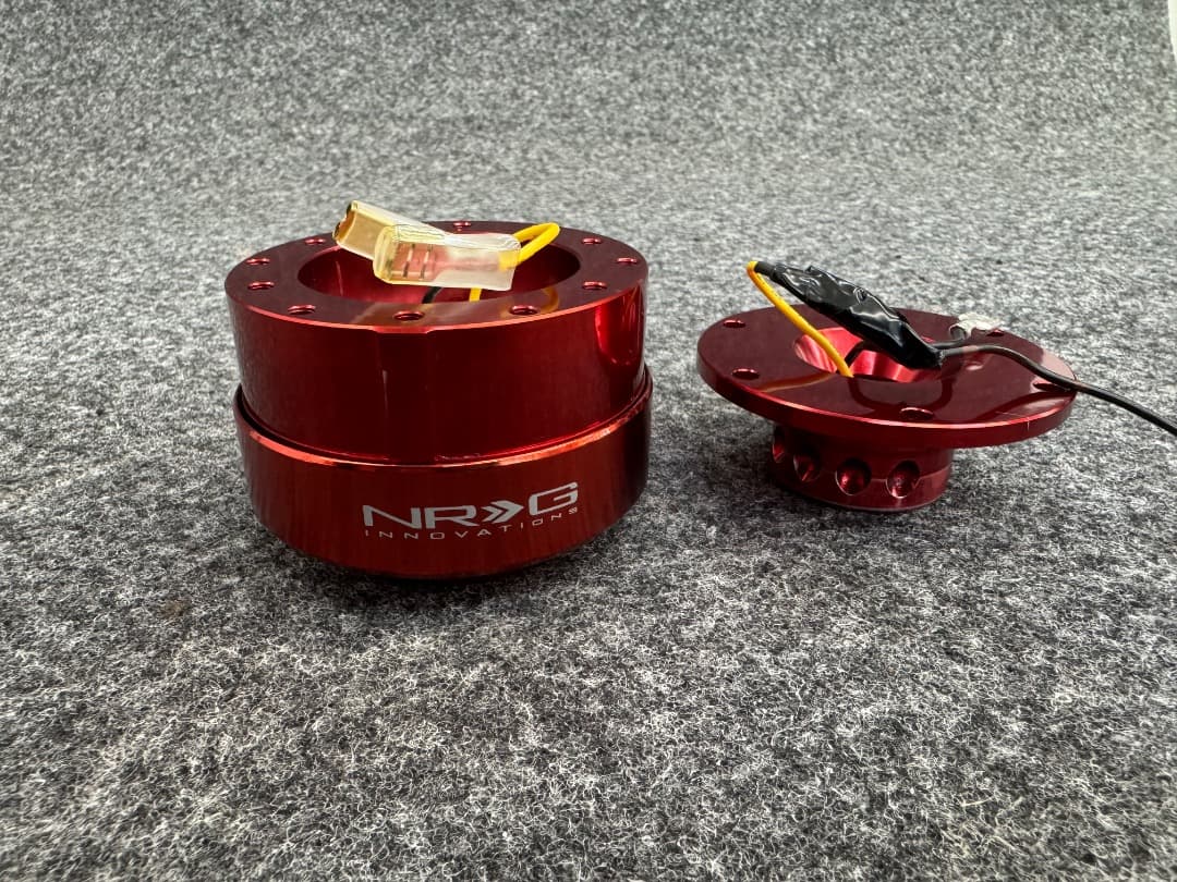 NRG クイックリリース レッド