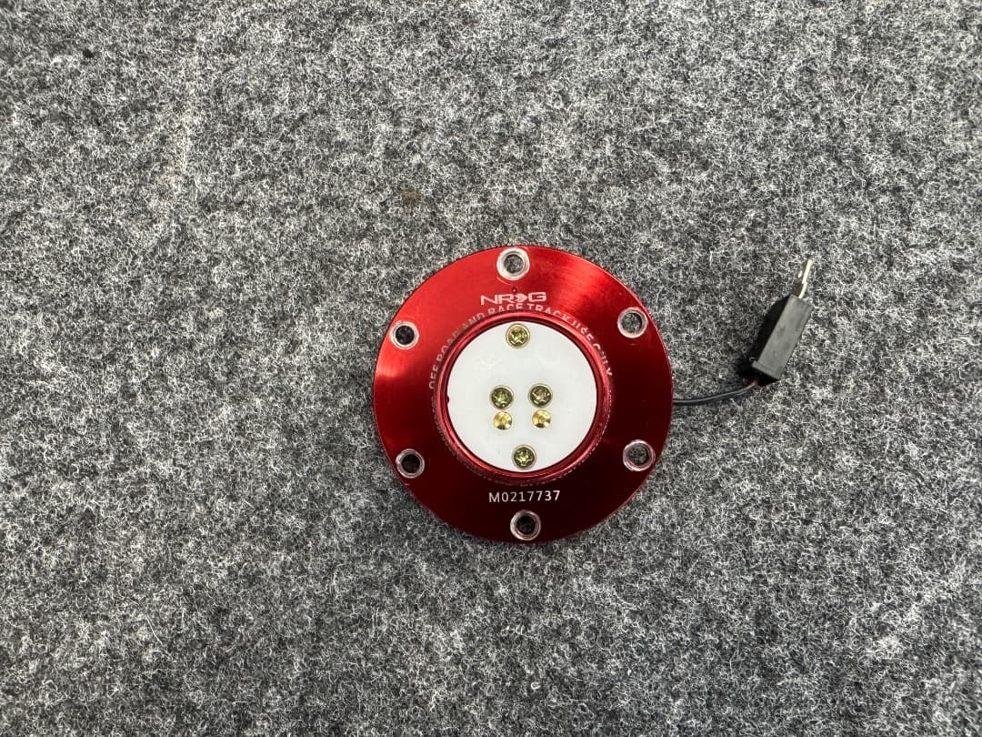 NRG クイックリリース レッド