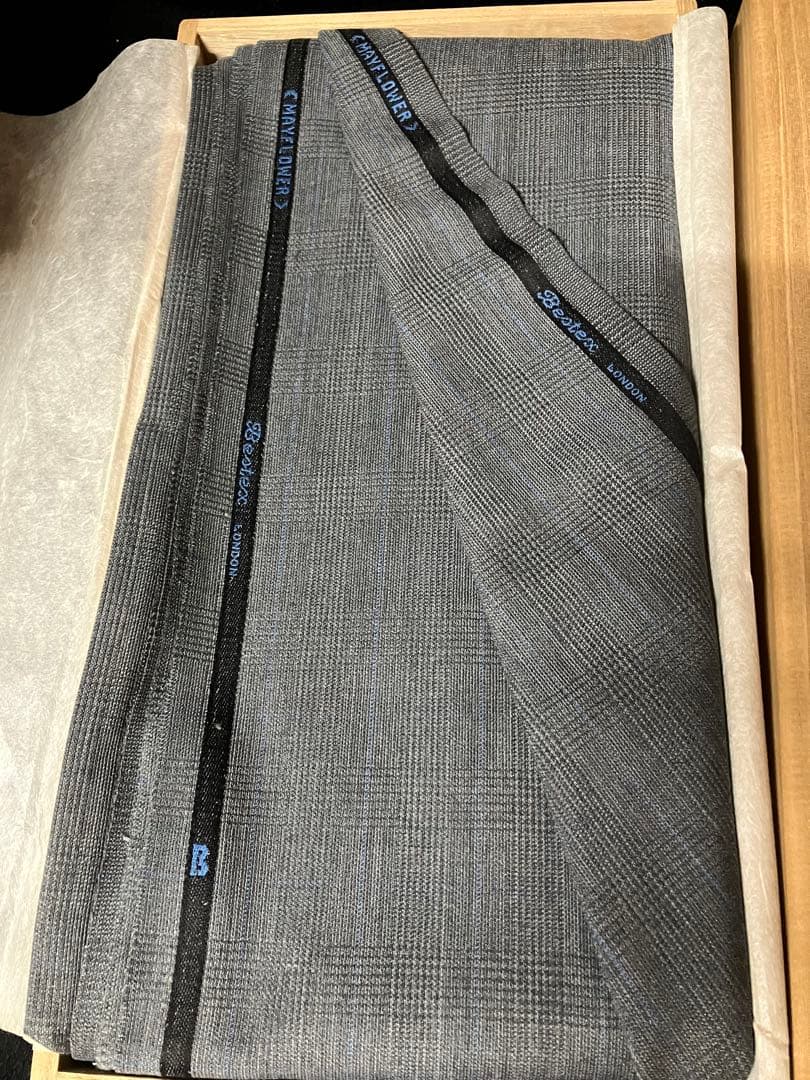 英國屋　オーダー用生地　Bestex London 桐箱　　B2246