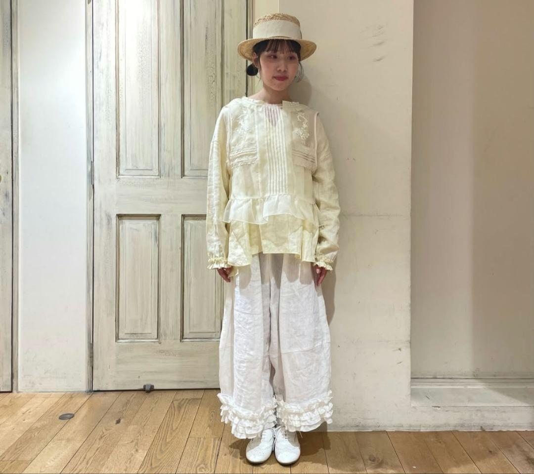 【新品】サマンサモスモス　立川限定　リネン裾フリルコクーンパンツ　オフ