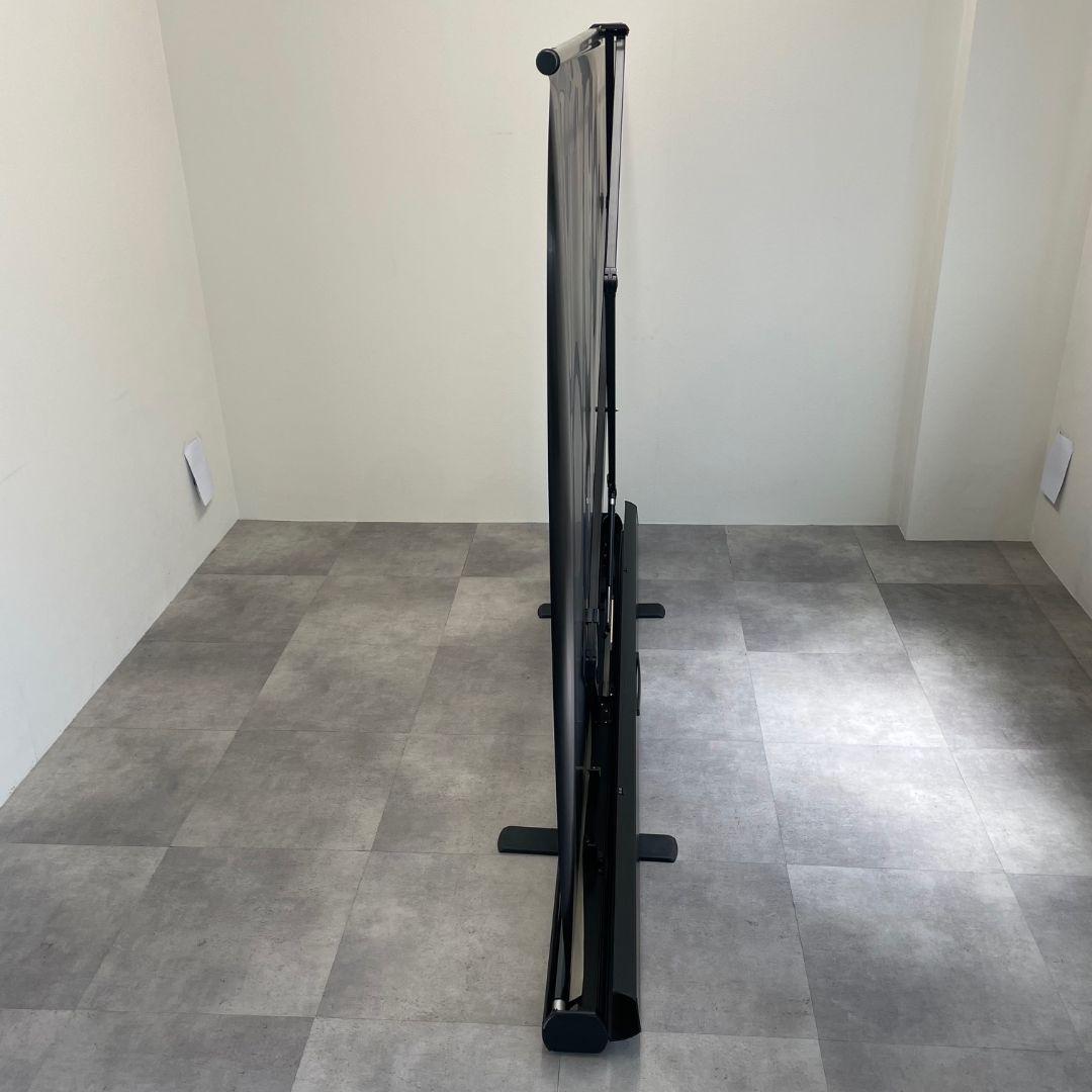 大型 ロールスクリーン スタンド式　モバイルスクリーン