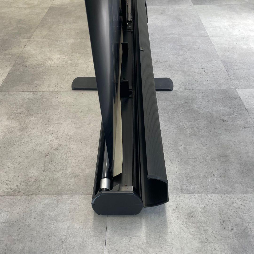 大型 ロールスクリーン スタンド式　モバイルスクリーン