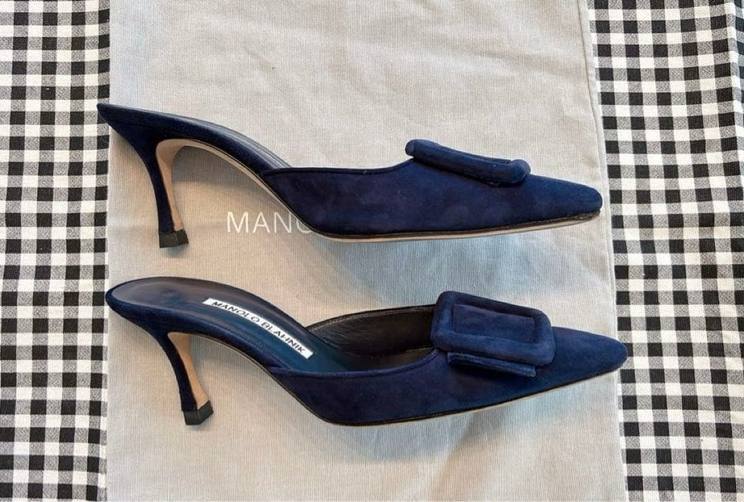マノロブラニク　7㎝ミュール35.5ネイビー