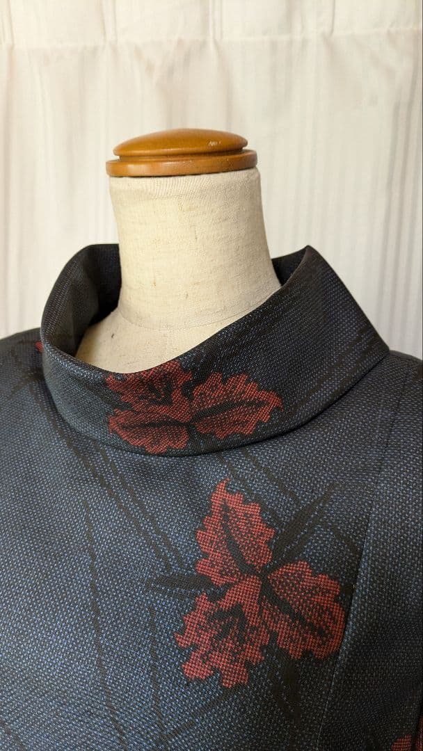 No236 大島紬着物リメイク 7マルキ　泥藍大島紬 プリンセスラインワンピ