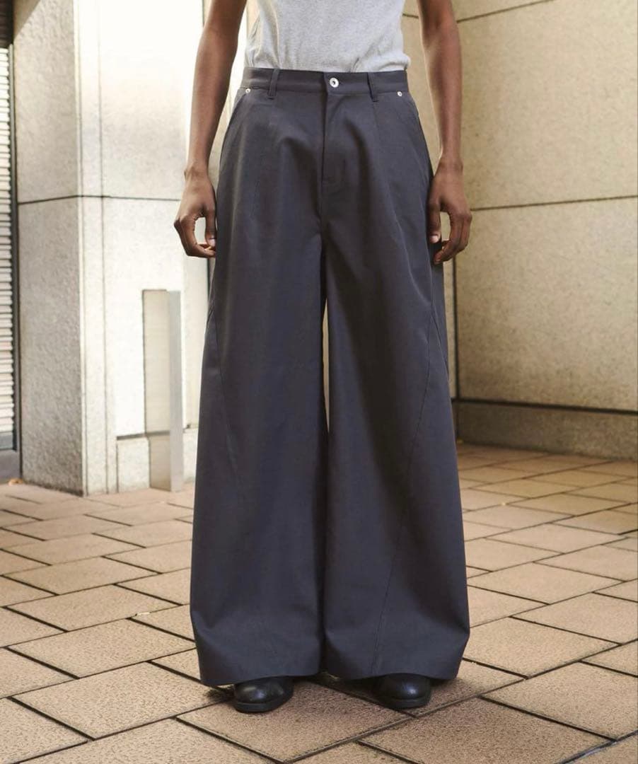 camphor wood wide baggy slacks チャコールグレー