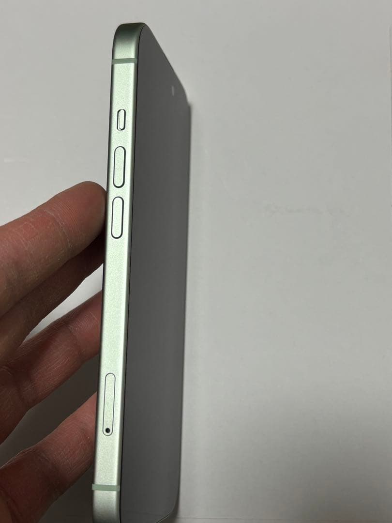 iPhone 15 128GB グリーン SIMフリー　傷ゼロ