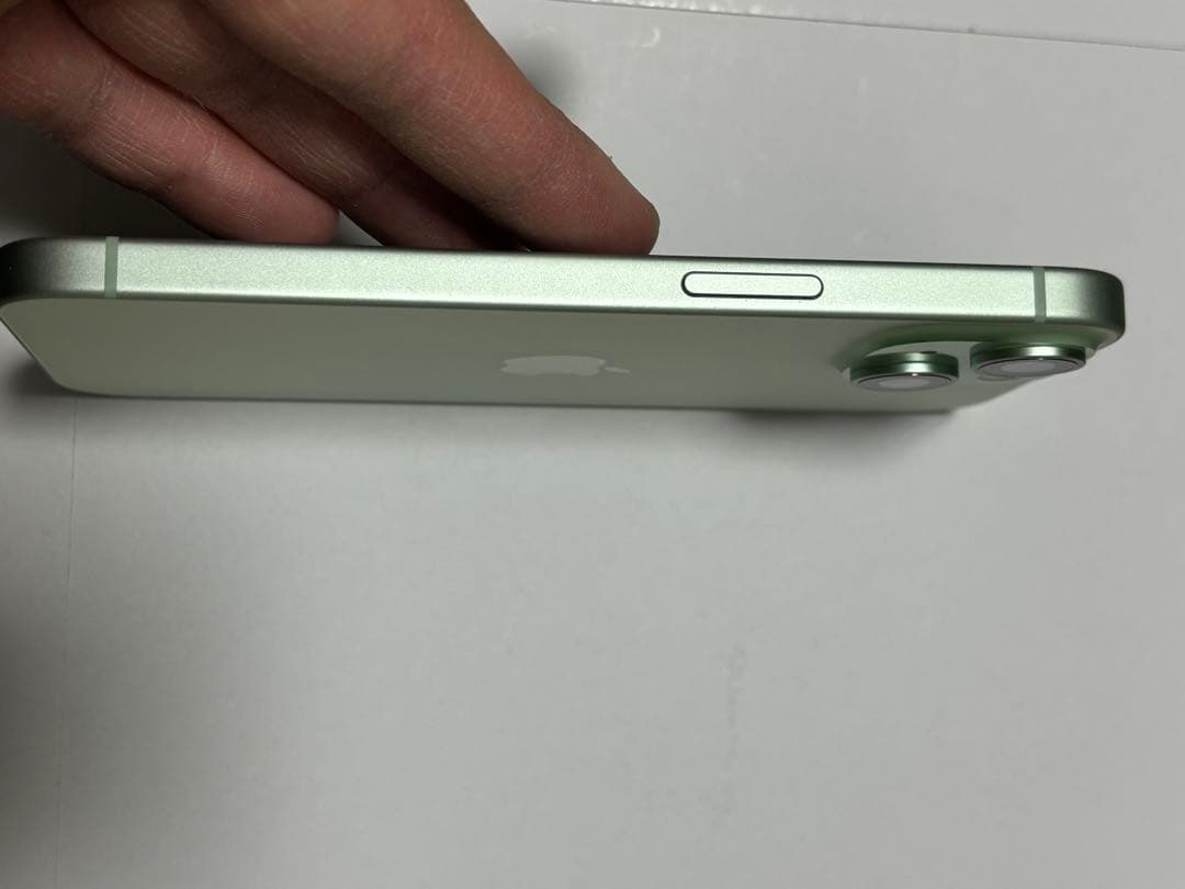 iPhone 15 128GB グリーン SIMフリー　傷ゼロ
