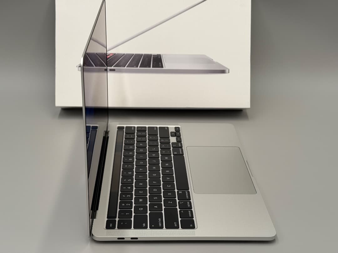 MacBook Pro 13インチ 2020 i5 16GB 512GB US