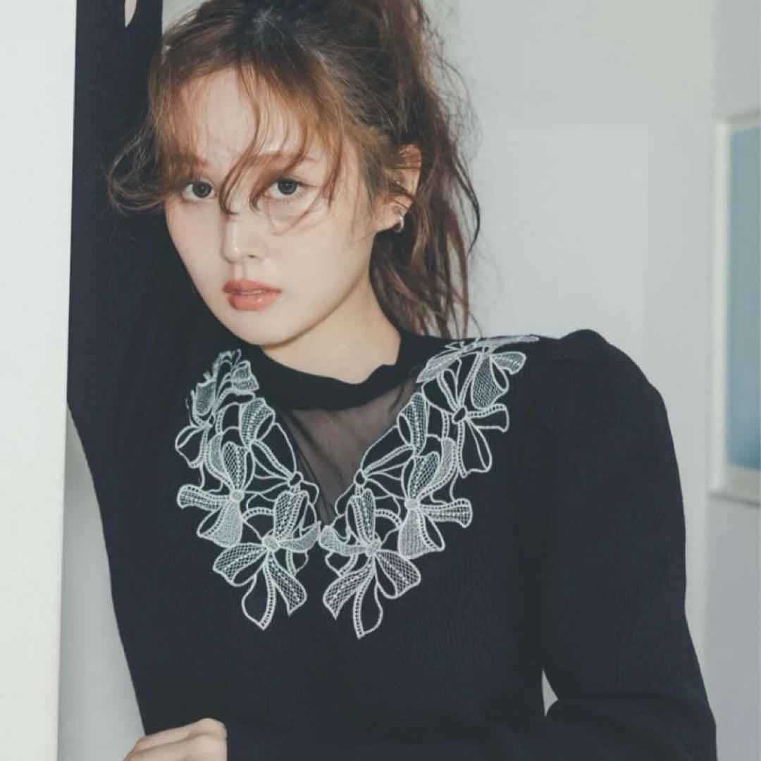 リランドチュール　デコルテリボンドッキングニットワンピース