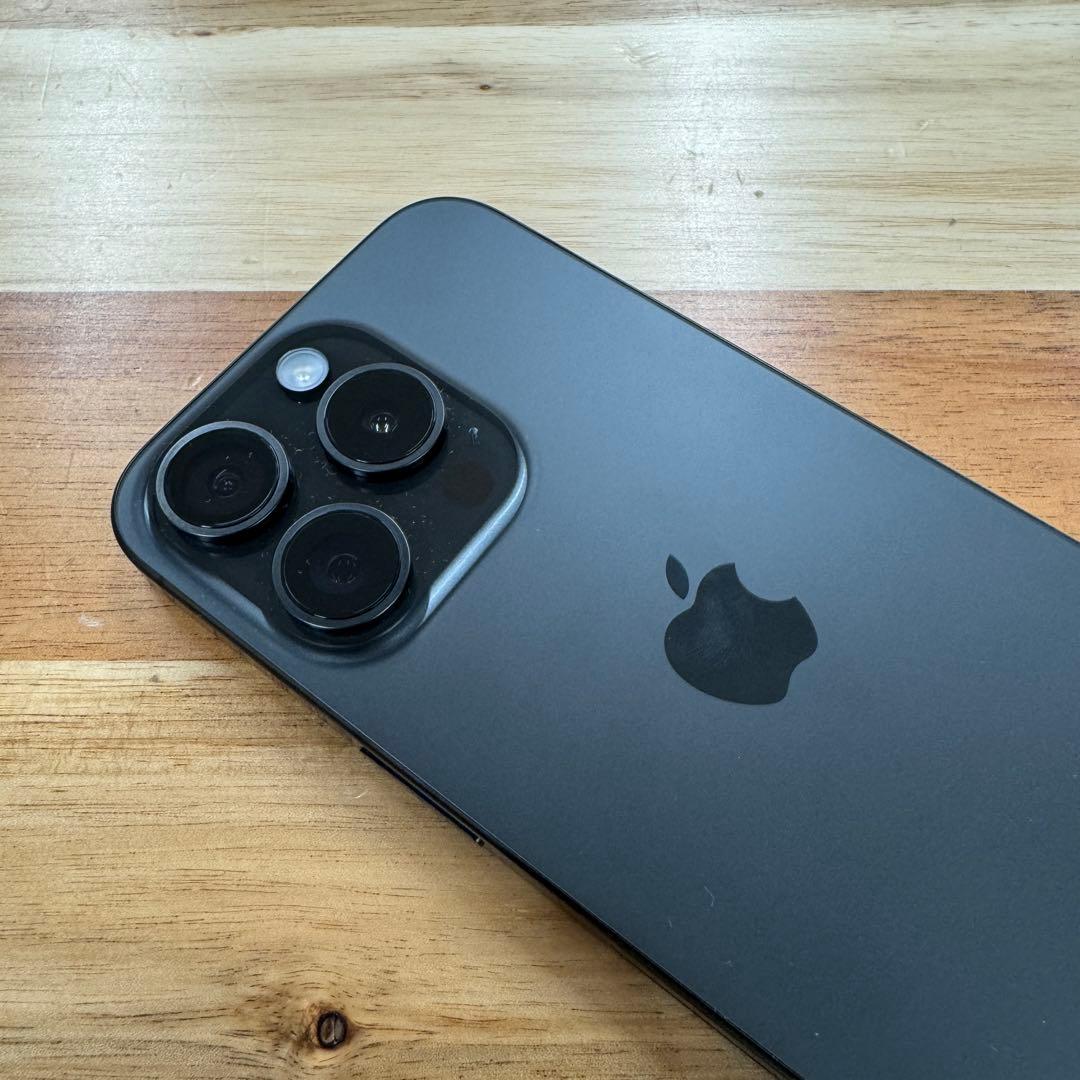 超美品　iPhone 15 Pro 256gb SIMフリー版　バッテリー90％