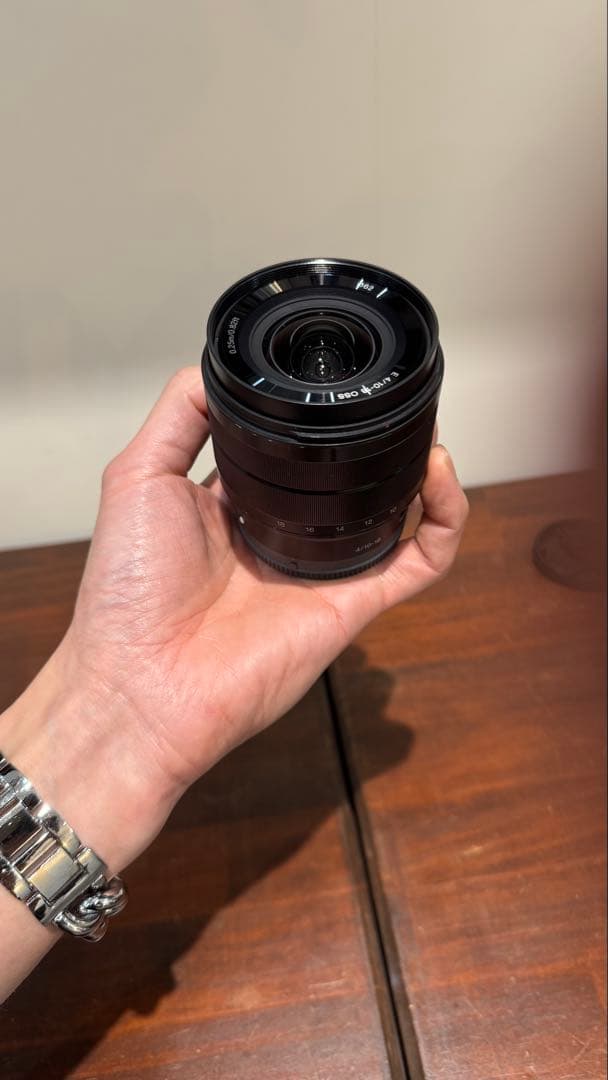 SONY E 10-18mm F4 OSS レンズ