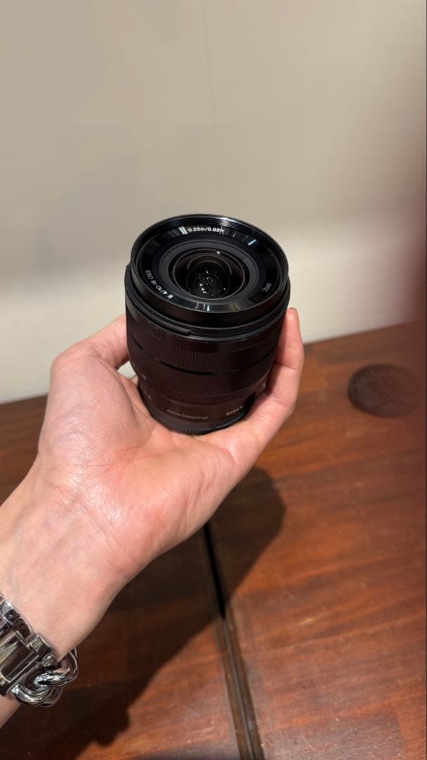 SONY E 10-18mm F4 OSS レンズ