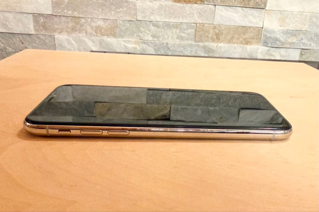 iPhone X 64GB ホワイト SIMフリー 美品　バッテリー69%