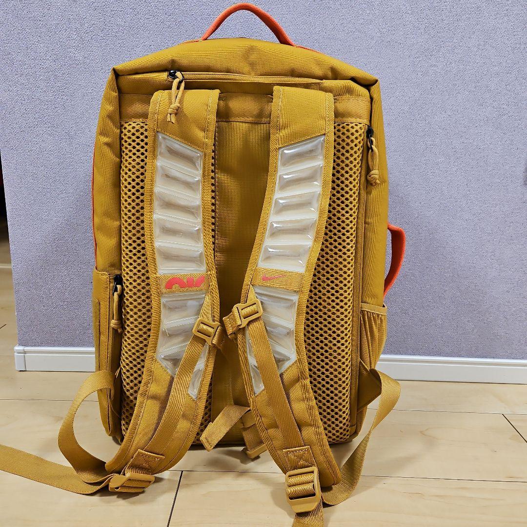 Nike マスタード リュック 5ポケット