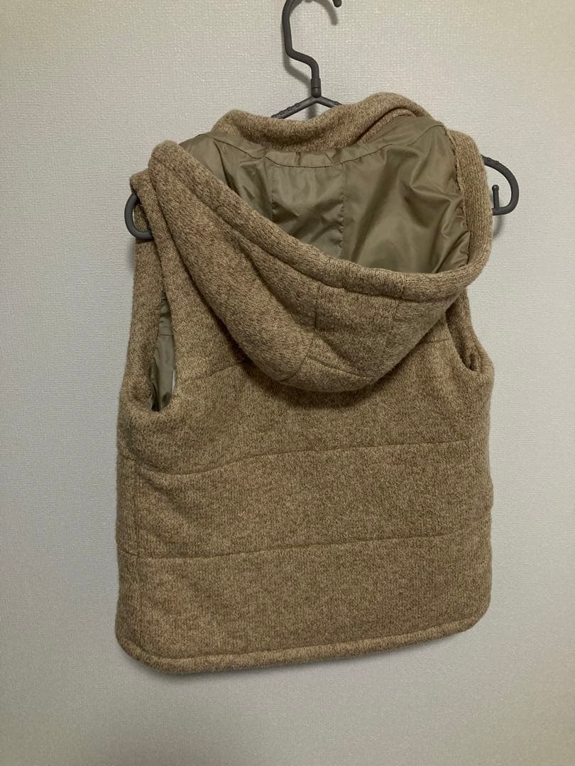 【美品】LACOSTE フード付きニットベスト ベージュ Sサイズ レディース