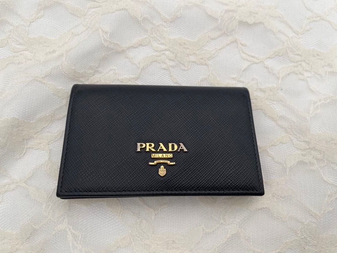 プラダ　名刺入れ