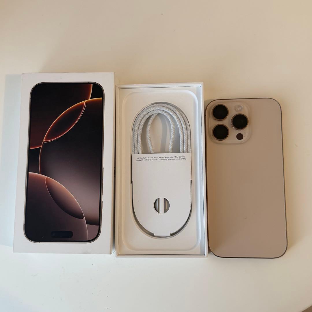 iPhone 16 Pro デザートチタニウム 本体 充電ケーブル付き