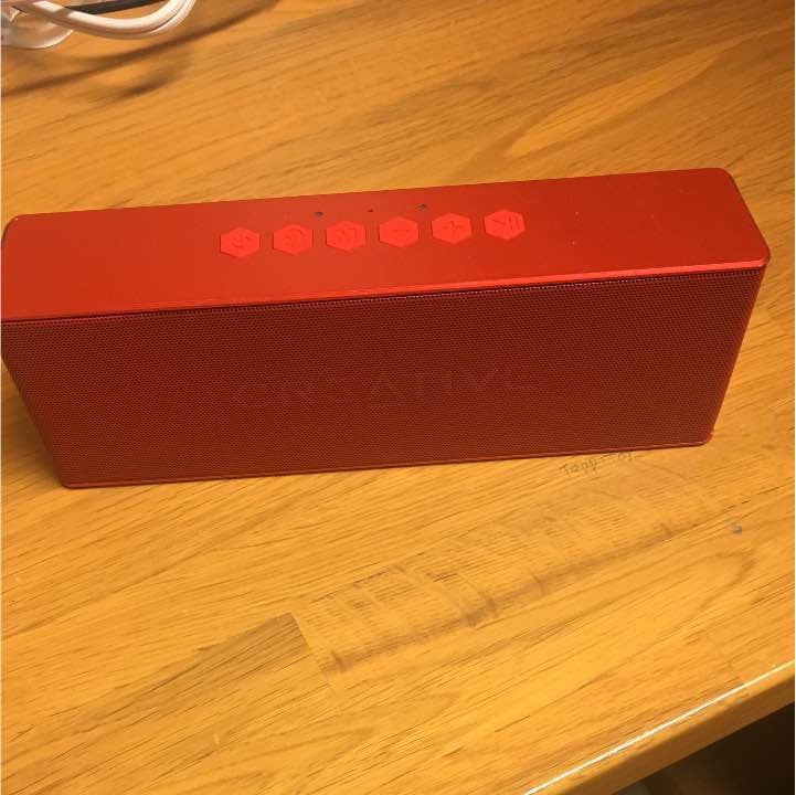 クリエイティブ ポータブルスピーカー