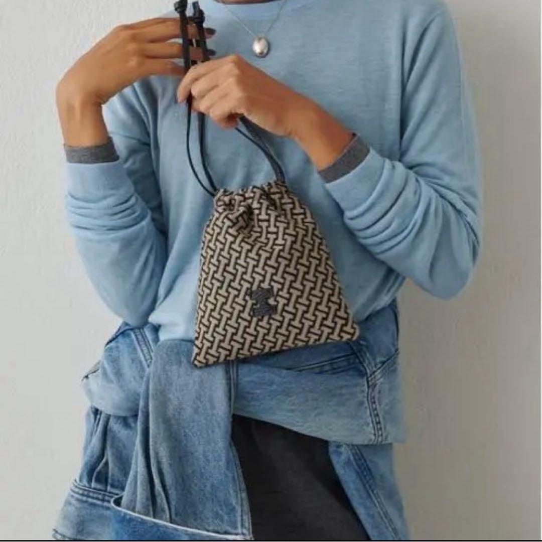 IACUCCI 巾着袋 ベージュと黒の幾何学模様