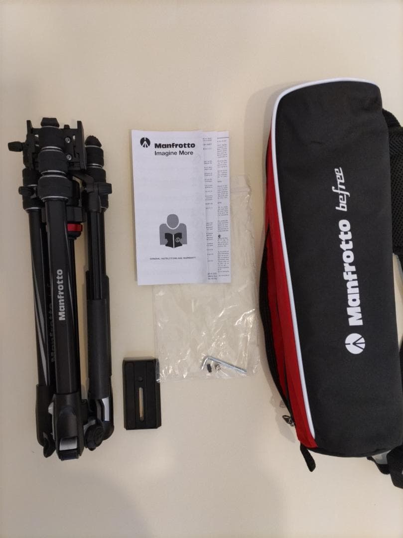 【ほぼ未使用】Manfrottoカメラ・ビデオ三脚キットMVKBFRT-LIVE
