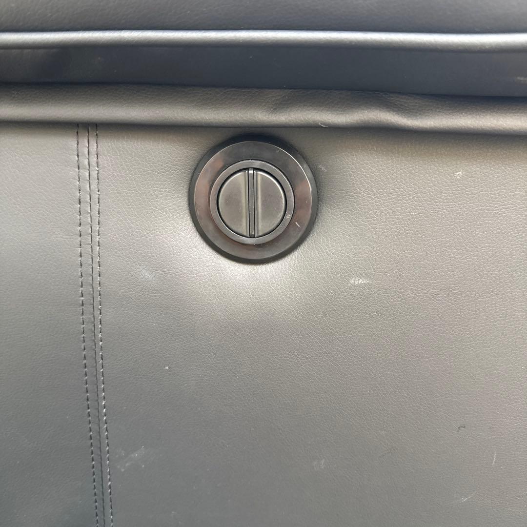 美品　電動リクライニング　合皮　ゆったり一人がけ　レザー　送料無料