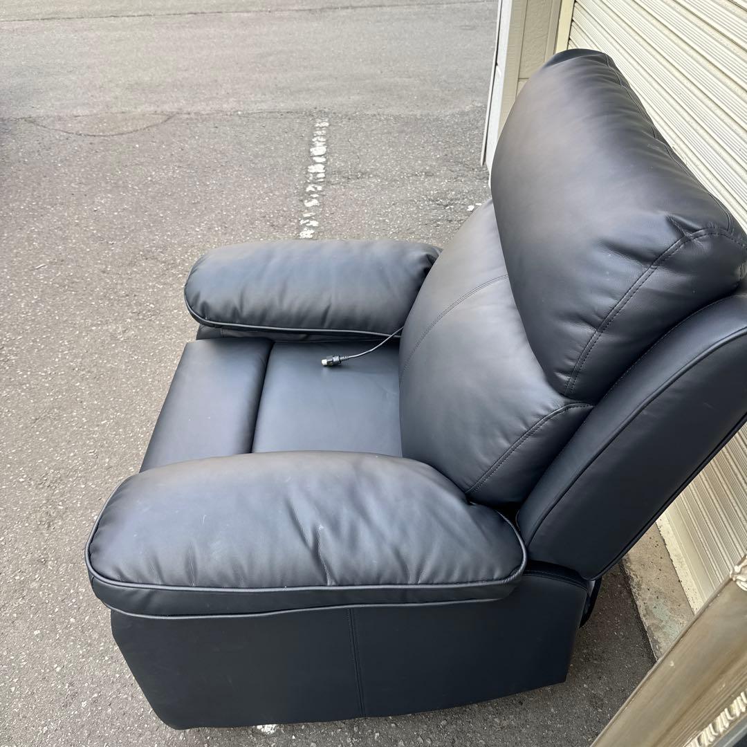 美品　電動リクライニング　合皮　ゆったり一人がけ　レザー　送料無料