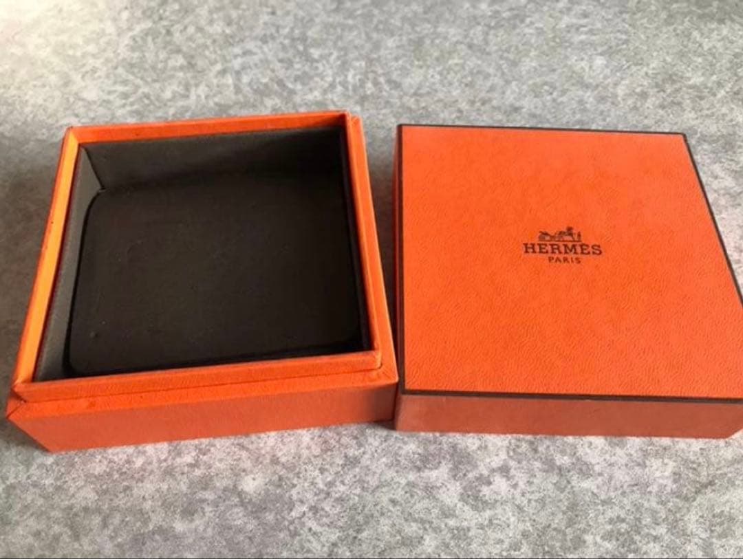 HERMES ホワイト×シルバー バングル