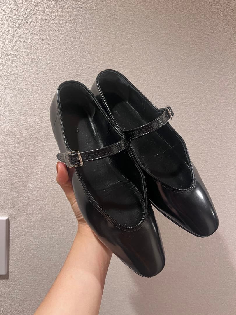 THE ROW ストラップ付きブラックバレエシューズ