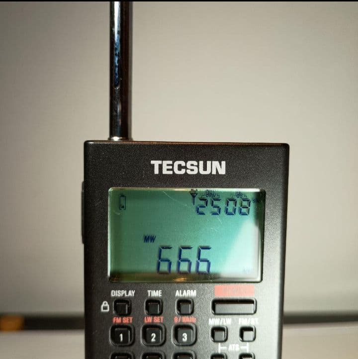 TECSUN DSPラジオ PL-368　動作品。　SSB受信対応です