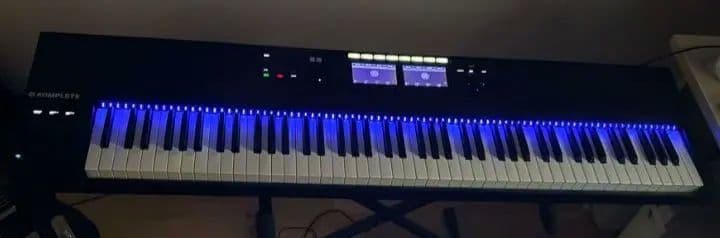 KOMPLETE KONTROL S88 MK2 MIDIキーボード