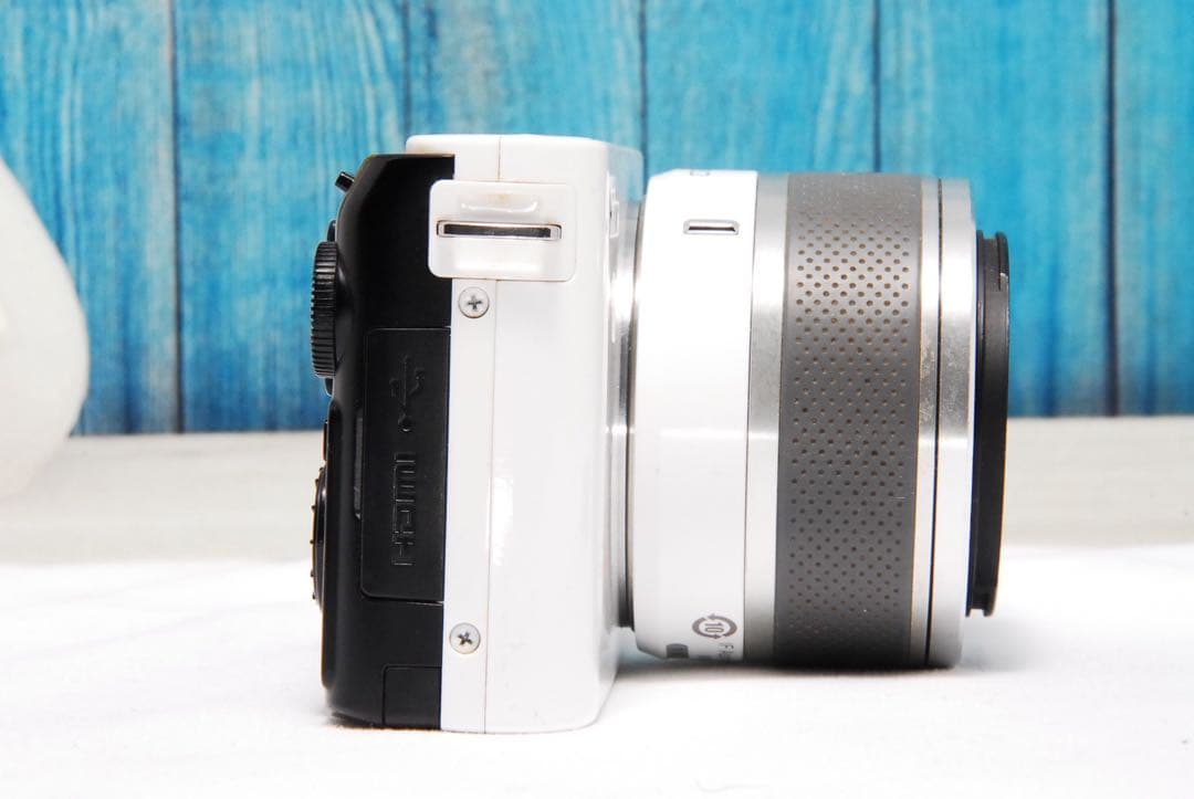 ミラーレス ニコン1 J1 ホワイト 10-30mmレンズ付き Nikon
