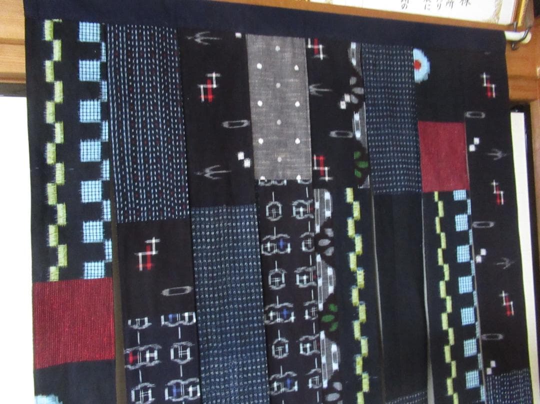 ZE様用、古布の絣で暖簾　ハンドメイド