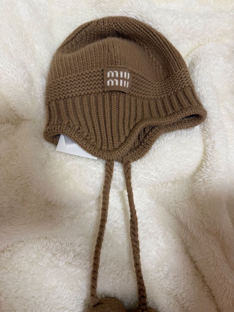 miuniu ニット帽　ポンポン付き