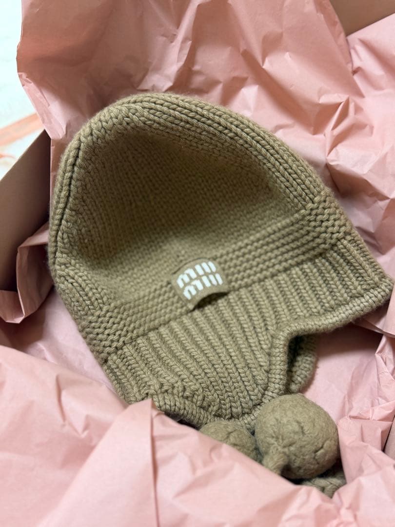 miuniu ニット帽　ポンポン付き