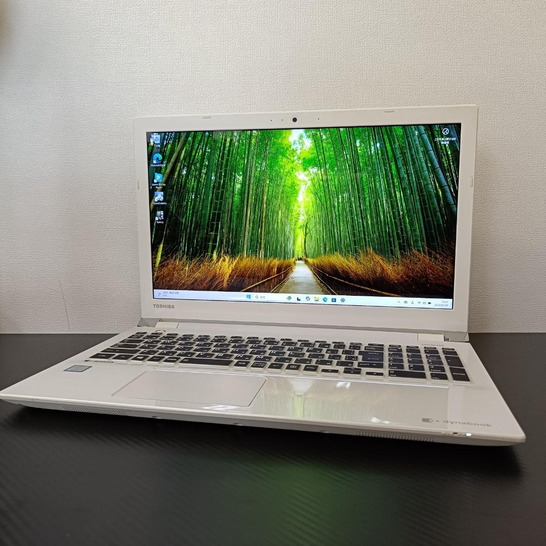 ノートPC Windows11 Core i7 SSD メモリ16GB 東芝 白