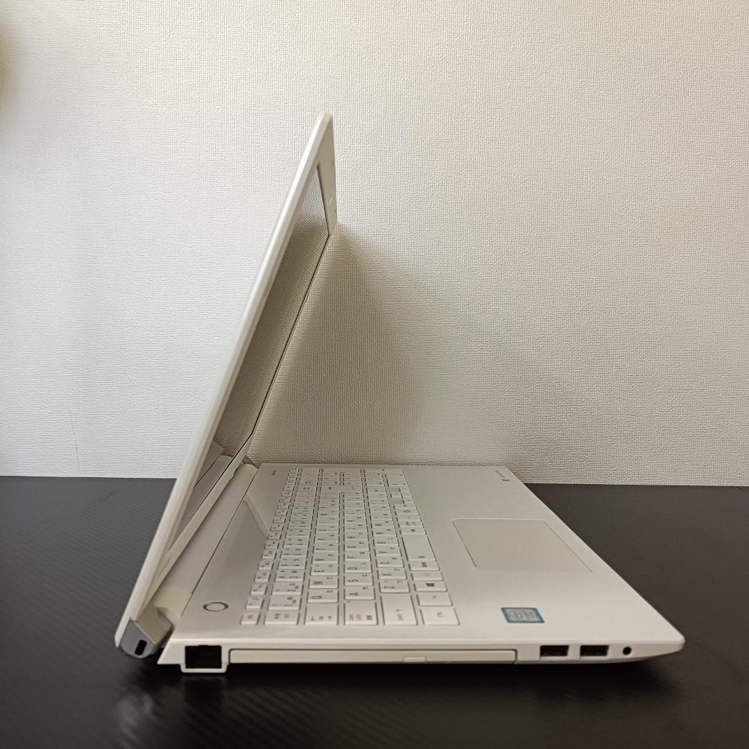 ノートPC Windows11 Core i7 SSD メモリ16GB 東芝 白