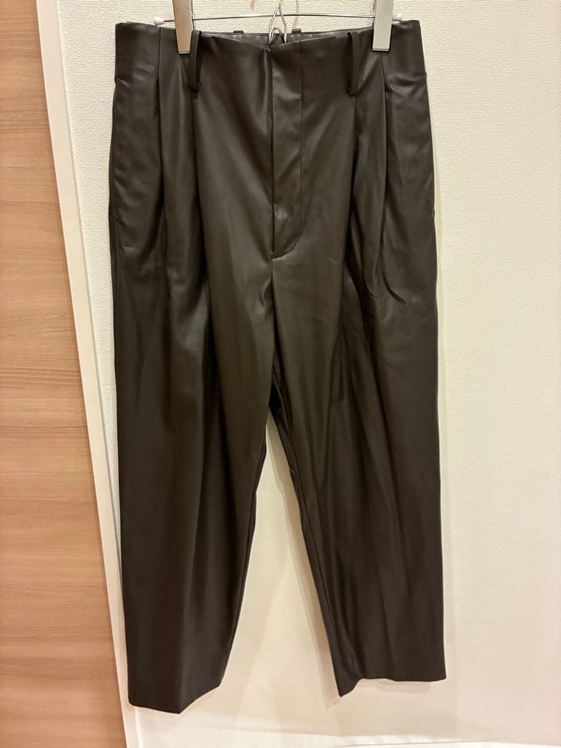 stein BELTLESS プリーツスラックス