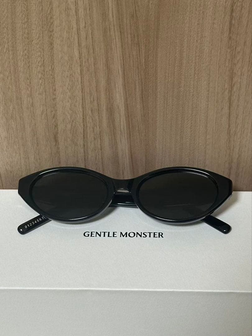 ジェントルモンスター　GENTLE MONSTER MM209 黒色