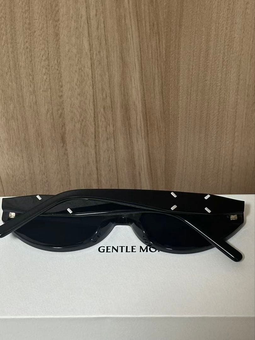 ジェントルモンスター　GENTLE MONSTER MM209 黒色