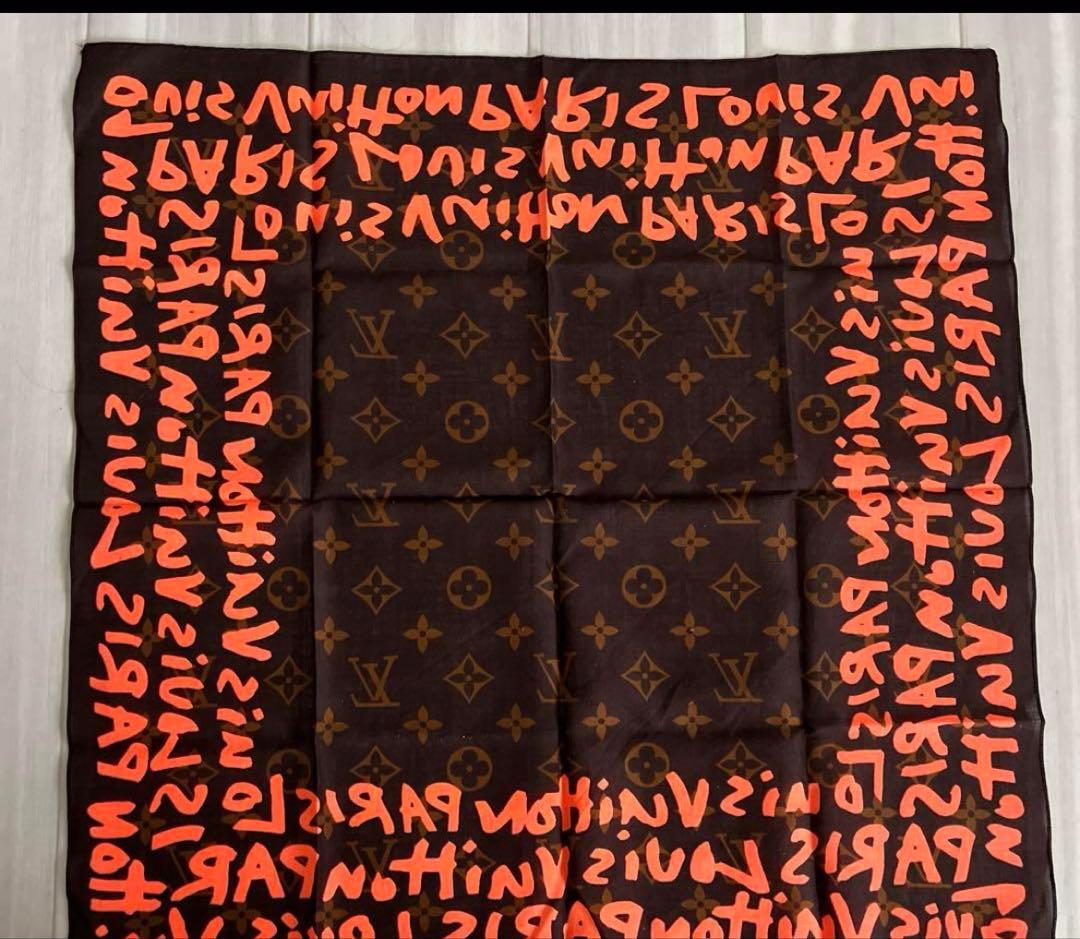 【希少・未使用品】ルイヴィトンモノグラム グラフィティハンカチコットン